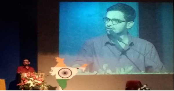 Umar Khalid speaking students of St. Joseph's College, Bangalore on "The role of youth in safeguarding the Constitution"